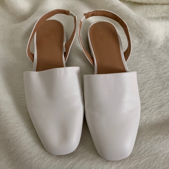 ⚡️ Urban Outfitters Square Toe Flats - Picture 2 of 3